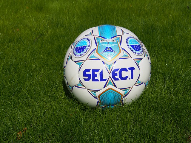 36岁迪马利亚晒续约照：很高兴能够再留一年.